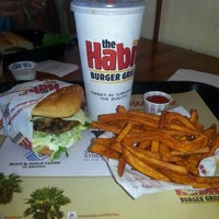 Photo taken at The Habit Burger Grill by Elizabeth on 8/16/2012