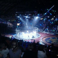 รูปภาพถ่ายที่ Sioux Falls Arena โดย Sara K. เมื่อ 4/29/2012