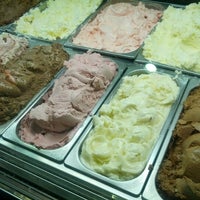 Photo taken at Cold Stone Creamery by Manny B. on 7/8/2012