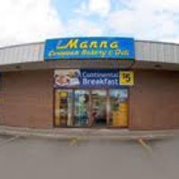 Foto tirada no(a) Manna European Bakery and Deli por Jonathan N. em 5/7/2011