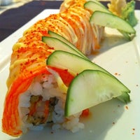 Foto scattata a Uni Sushi da AlmostVeggies.com il 1/25/2011