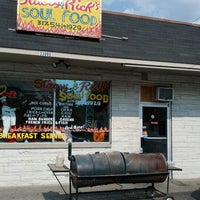 Photo taken at Stacey &amp;amp; Rick&amp;#39;s Soulfood by Auri R. on 7/3/2012