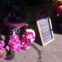 รูปภาพถ่ายที่ Adelaide Showground Farmers&#39; Market โดย Meg D. เมื่อ 4/15/2012