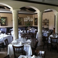 Das Foto wurde bei Josephine&amp;#39;s Italian Restaurant von Josephine B. am 8/7/2011 aufgenommen