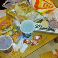 Photo taken at Taco Bell by k h. on 10/13/2011