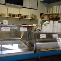 7/23/2012 tarihinde Trish H.ziyaretçi tarafından Dream Cream Ice Cream'de çekilen fotoğraf