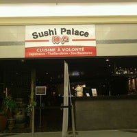 รูปภาพถ่ายที่ Sushi Palace โดย Jeremy เมื่อ 8/26/2011