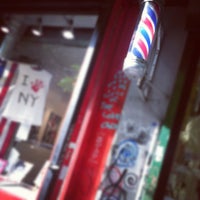 7/3/2012 tarihinde Anthony G.ziyaretçi tarafından Neighborhood Barbers'de çekilen fotoğraf