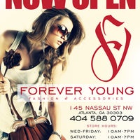 12/20/2011 tarihinde Forever Young  Fashion &amp;amp; Accessoriesziyaretçi tarafından Forever Young Fashion &amp;amp; Accessories'de çekilen fotoğraf