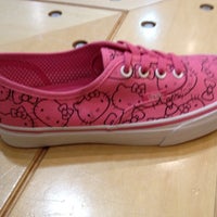 vans store stonestown