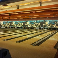 Photo taken at Sempeck&amp;#39;s Bowling &amp;amp; Entertainment by Justin C. on 11/27/2011