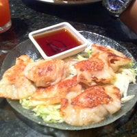 Foto scattata a Okinawa Grillhouse and Sushi Bar da Y. Alexis. A il 8/24/2011