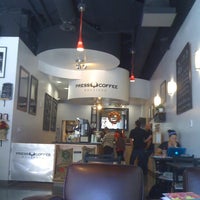 Foto tirada no(a) Press Coffee - Scottsdale Quarter por BeerNerd em 10/13/2011