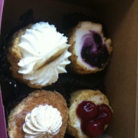 Foto diambil di Pacific Cheesecake Company oleh Marcie J. pada 10/13/2011