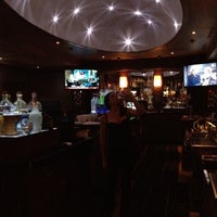 Foto diambil di BJ&amp;#39;s Cocktail Lounge South oleh Richard W. pada 3/28/2012