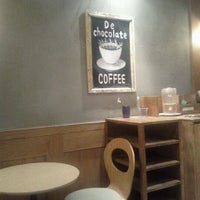 Photo taken at DE CHOCOLATE COFFEE by Minsoo K. on 9/7/2011