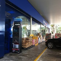 Photo taken at Esso | Upp Changi Rd North by sfdn s. on 1/15/2011