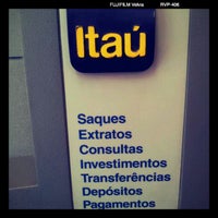 Photo taken at Itaú by ミ★ яєиαŧα ρ. on 1/6/2012