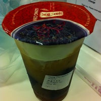Photo taken at Gong Cha 贡茶 by Rufina L. on 7/13/2012