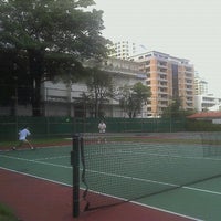 Photo taken at สนามเทนนิสธนาคารออมสิน by IPuy Y. on 9/2/2011