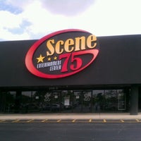 Das Foto wurde bei Scene75 Entertainment Center von Lex am 7/15/2012 aufgenommen