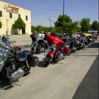 รูปภาพถ่ายที่ Gail&amp;#39;s Harley-Davidson โดย Victoria W. เมื่อ 4/21/2012