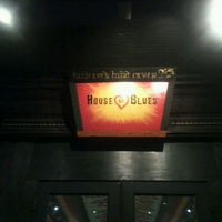 Foto tomada en Crossroads at House of Blues  por Melissa M. el 4/14/2012