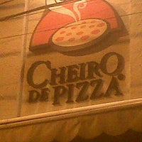 Photo taken at Cheiro de Pizza by Nauri Ribeiro on 7/3/2012