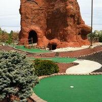 4/18/2012 tarihinde Jennifer W.ziyaretçi tarafından Willowbrook Golf Center'de çekilen fotoğraf