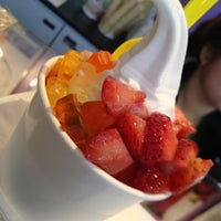 Photo taken at Love Berry Frozen Yogurt &amp;amp; Ice Cream by GUCCI STRAWBERRY🍓 on 5/3/2012