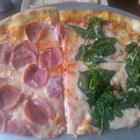 Das Foto wurde bei Original Napoli Restaurant von George C. am 7/14/2012 aufgenommen