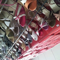 san lee shoes cheras