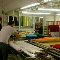 Photo prise au Golden D&amp;#39;or Fabrics par Raine D. le2/27/2012