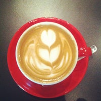Foto tomada en Ports Coffee &amp;amp; Tea Co.  por Thomas D. el 2/28/2012