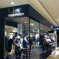 Photo taken at FRED PERRY by 柳 喜. on 10/4/2011