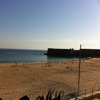 Foto diambil di Praia da Torre oleh Margarida A. pada 3/13/2012