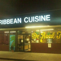 Photo prise au Caribbean Cuisine par K. P. le11/22/2011