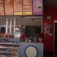 Photo taken at Smoothie Factory by Wired J. on 11/30/2011