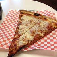 5/11/2012에 Roger G.님이 New York Pizza and Pasta에서 찍은 사진