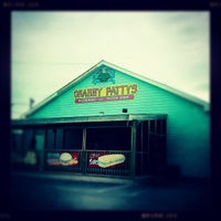 Photo taken at Crabby Patty&amp;#39;s by Lu F. on 11/21/2011