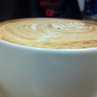 รูปภาพถ่ายที่ Clique Coffee Bar โดย Ben R. เมื่อ 6/19/2012