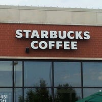 Photo taken at Starbucks by Maribel S. on 5/25/2012