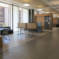 Foto scattata a Edmonton Clinic Health Academy da University of Alberta International il 7/4/2012