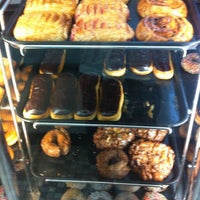 Photo taken at Winchell&amp;#39;s Doughnut House by Chris C. on 8/26/2011