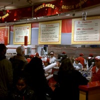 2/8/2012 tarihinde Jim G.ziyaretçi tarafından Z-Burger'de çekilen fotoğraf