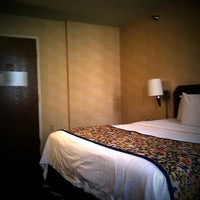 Photo taken at Courtyard by Marriott Columbus Downtown by Daniel R. on 6/23/2011