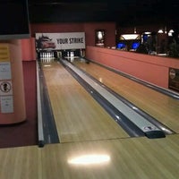 Photo taken at Equinoxe Bowling by Tomáš S. on 11/19/2011