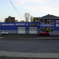 Foto tirada no(a) NAPA AUTOPRO - McConville&amp;#39;s Garage por Tim P. em 12/23/2011
