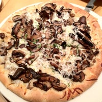 California Pizza Kitchen Now Closed Pizza Place In Cambridge