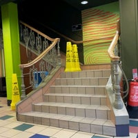 รูปภาพถ่ายที่ McDonald&amp;#39;s โดย Kathy M. เมื่อ 5/5/2012